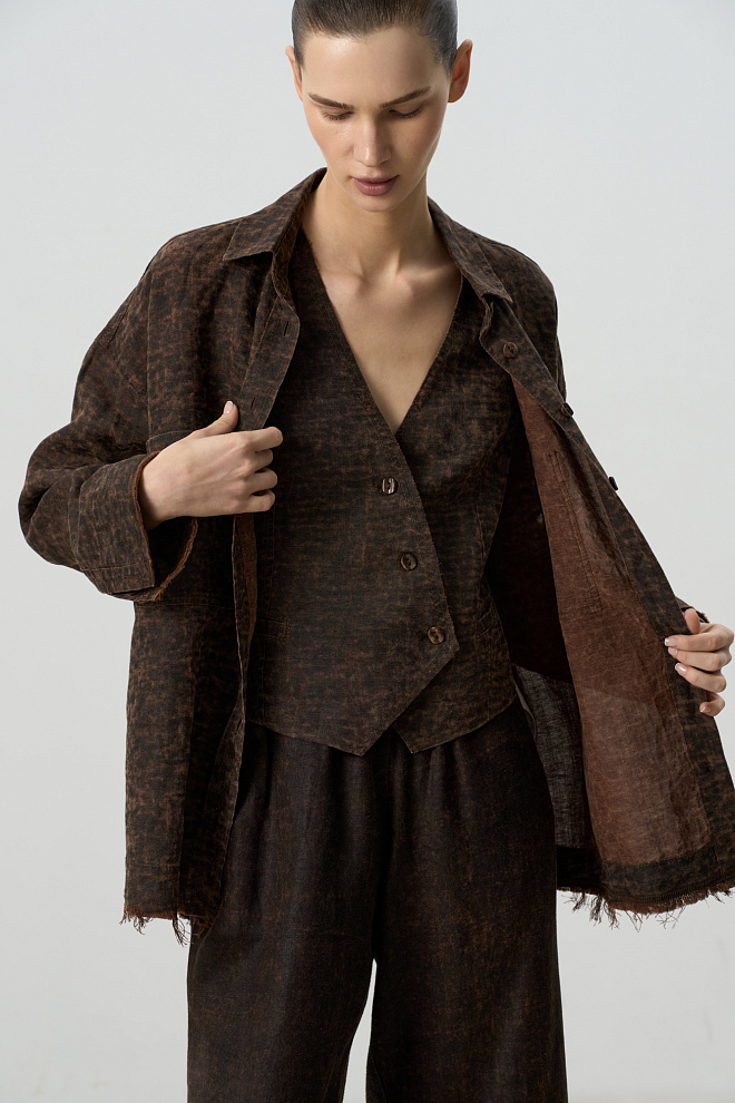 Жилет с косой застежкой