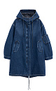 Джинсовая парка из 100% хлопка на стеганой подстежке. Модель свободного кроя, со спущенной линией плеч, глубоким капюшоном, боковыми карманами с клапанами на пуговицах и карманом на рукаве. Застежка на металлические кнопки под планкой. Подстежка отстегивается и может являться отдельным элементом образа. 