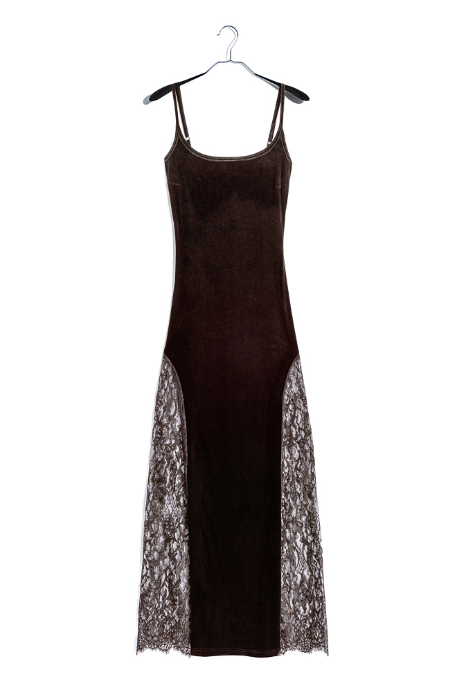 Бархатное платье макси с кружевом