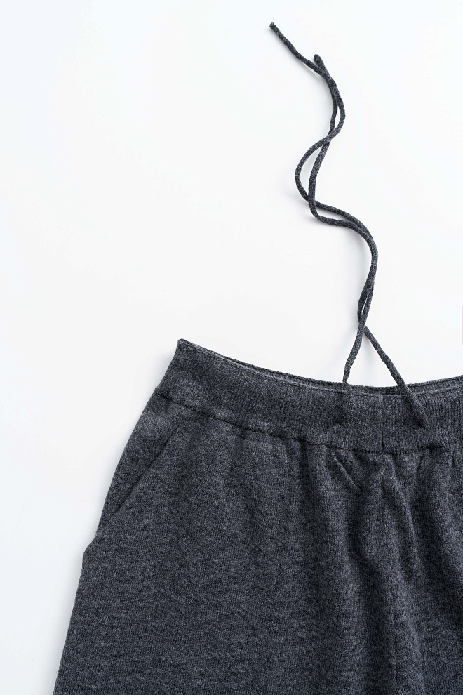 Брюки-бананы из кашемира