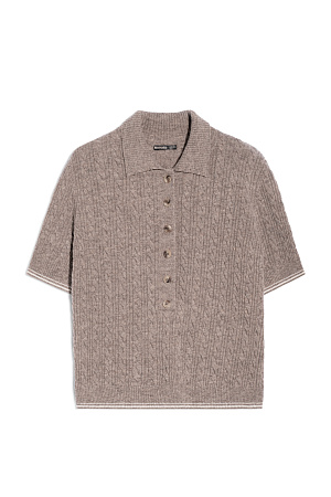 бежевый Трикотажная футболка из 100% шерсти. Модель прямого кроя с воротником поло и планкой на пуговицах, края изделия выполнены в мелкий рубчик.
