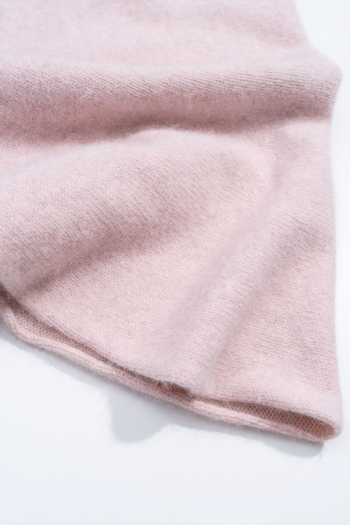 Трикотажная юбка длины мини из шерсти и пуха лисы. Модель полусолнце с эластичным поясом на резинке.