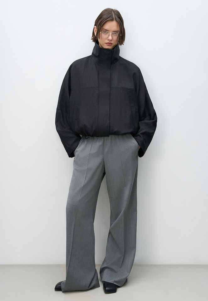 Широкие брюки свободного кроя