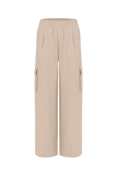 Широкие брюки-карго с защипами на талии