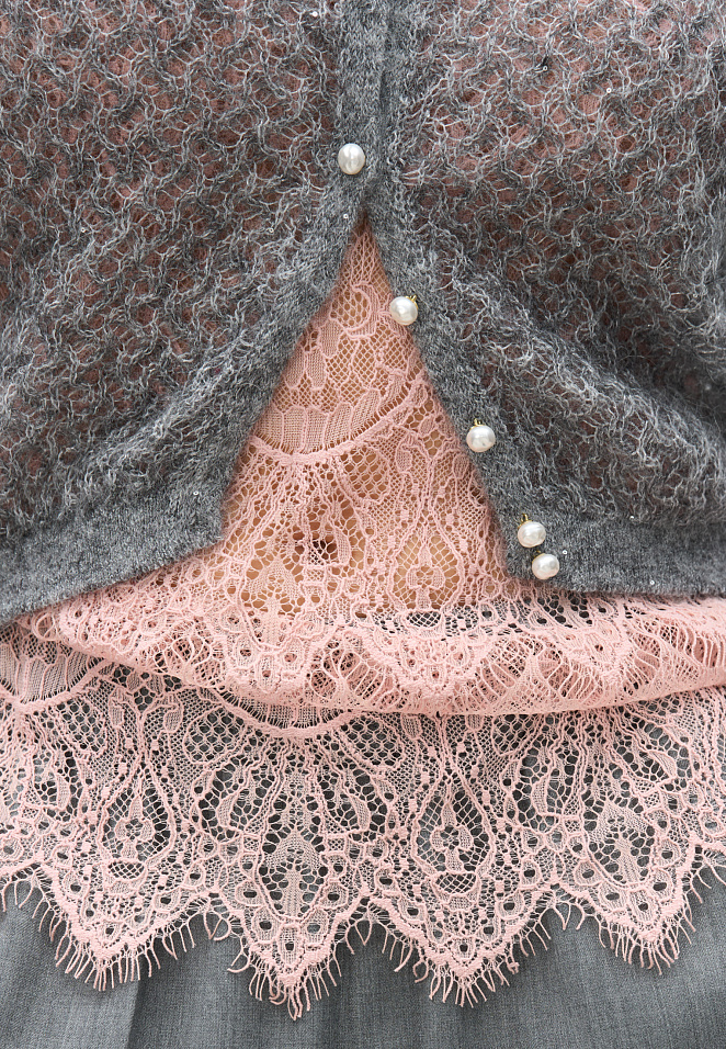 Ажурный кардиган с пайетками