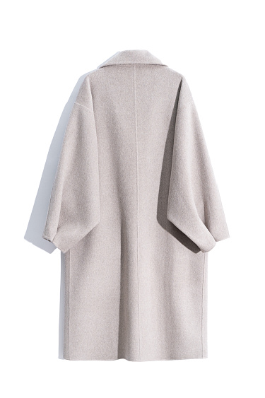 Пальто с широкими рукавами