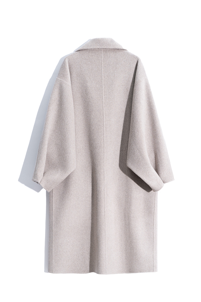 Пальто с широкими рукавами