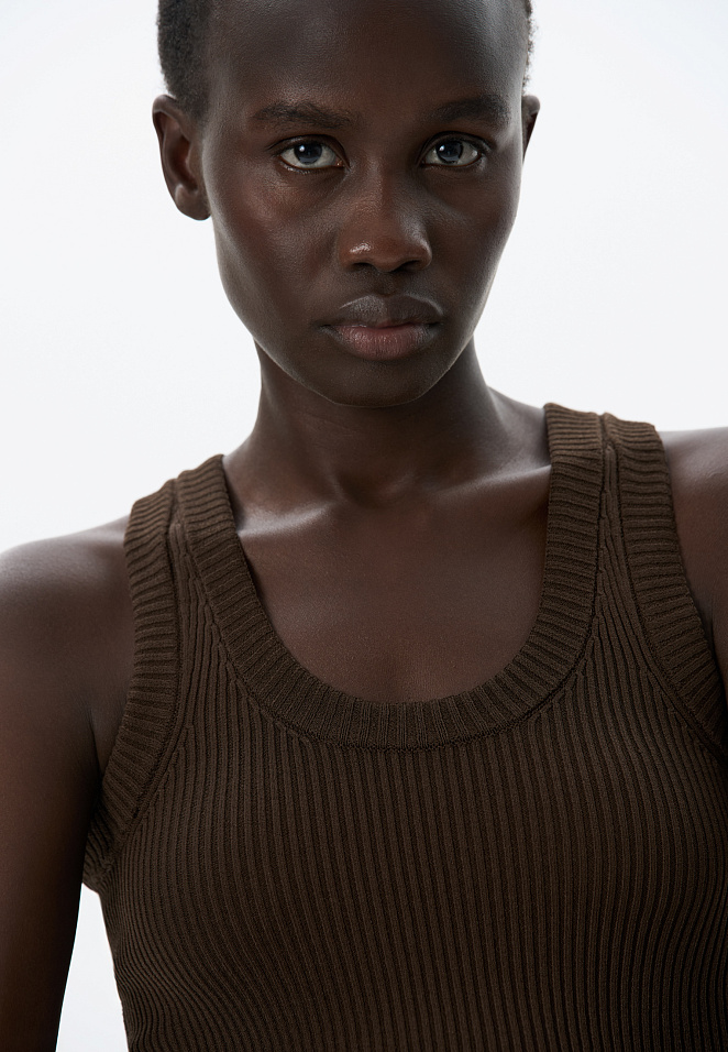 Топ с брендированным жаккардом