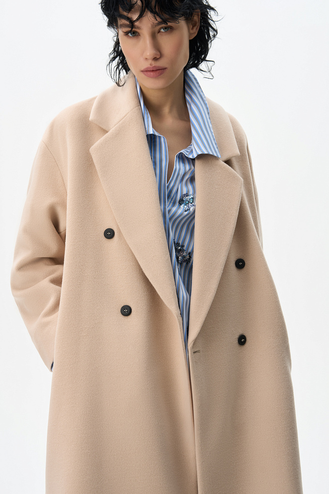 Двубортное шерстяное пальто