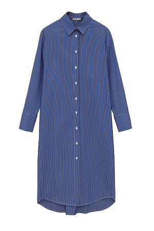 голубой Платье-рубашка из 100% хлопка. Модель свободного силуэта, со спущенной линией плеча, длинными рукавами с манжетами и отложным воротником. Застежка на пуговицы. 