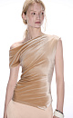 Асимметричный бархатный топ из полиамида с добавлением вискозы. Модель приталенного силуэта с акцентом на одно плечо. Изделие декорировано драпировкой и мягкими складками.