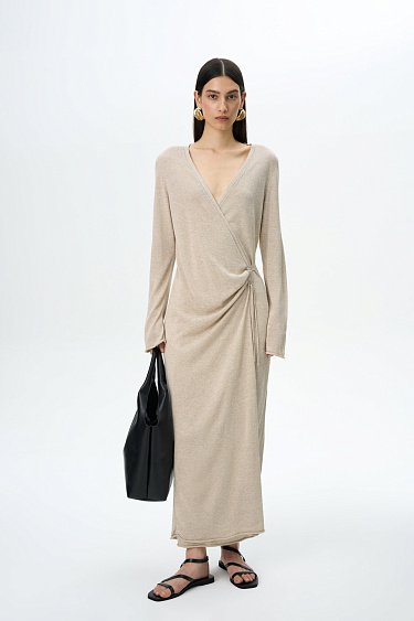 Трикотажное платье на запах