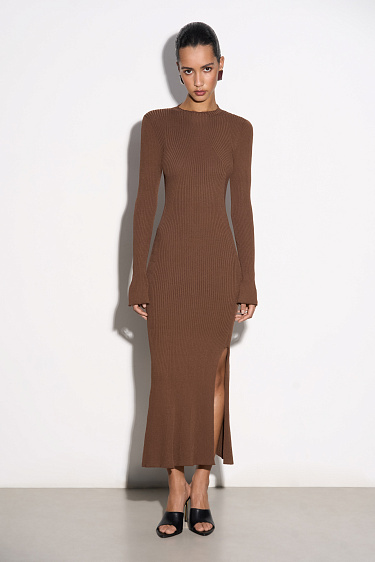 Цельновязаное платье из вискозы