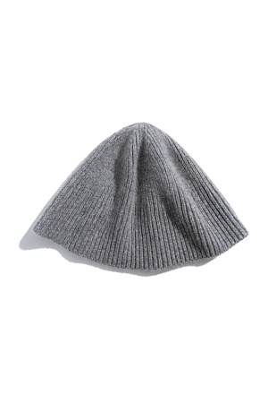 серый Трикотажная панама в рубчик из пуха лисы.