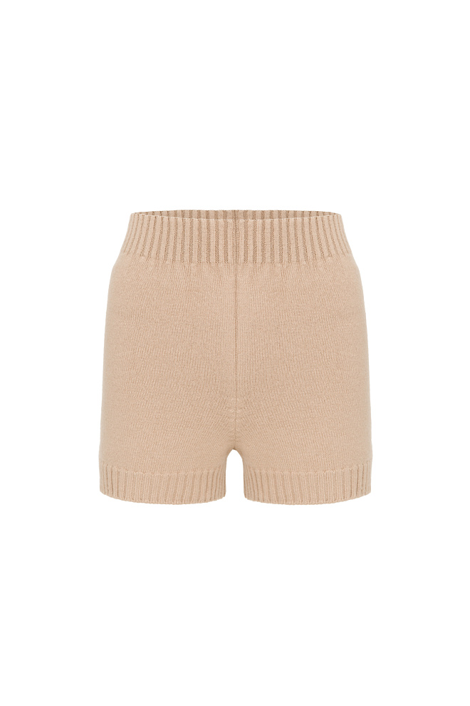 Короткие шорты с высокой посадкой