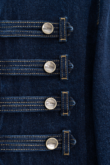 Джинсовый жакет-доломан