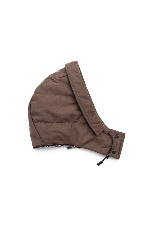 Утепленный пуховик с воротником-стойкой и капюшоном на молнии