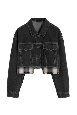 графит Укороченный джинсовый жакет прямого кроя с отложным воротником, рельефными швами и необработанным краем. Модель декорирована накладными карманами на груди. Застежка на пуговицы.
