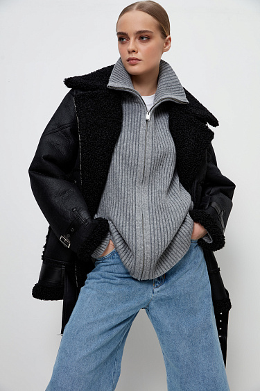 Куртка с косой застежкой на молнию