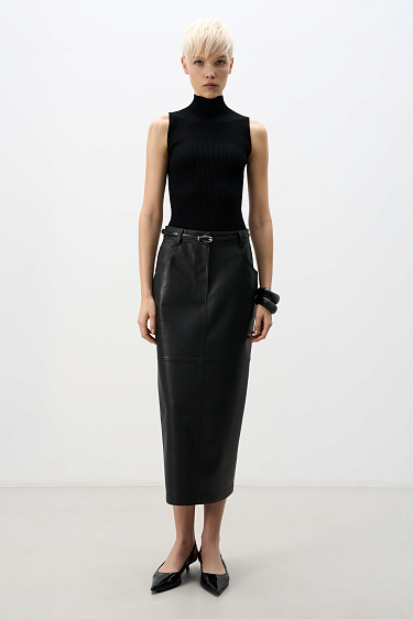 Трикотажный топ из вискозы с высоким воротом