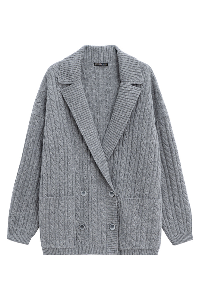 Кардиган с объемными косами