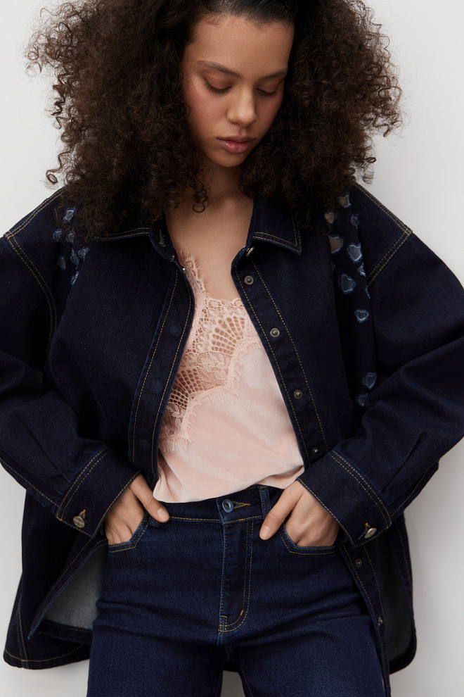 Джинсовая рубашка с сердечками