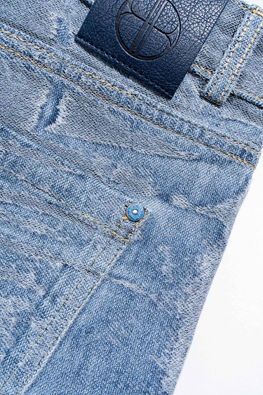 Джинсы в стиле гранж