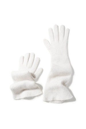белый Длинные перчатки из пуха лисы. Модель выполнена в широкий рубчик. 
