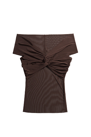 коричневый Полупрозрачный топ с открытой линией плеч. Модель приталенного силуэта, без рукавов. Изделие декорировано перекрутом на груди и драпировкой на лифе.