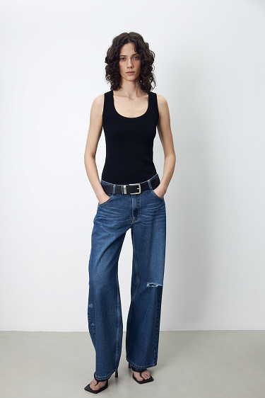 Прямые джинсы с принтом в виде сердечек