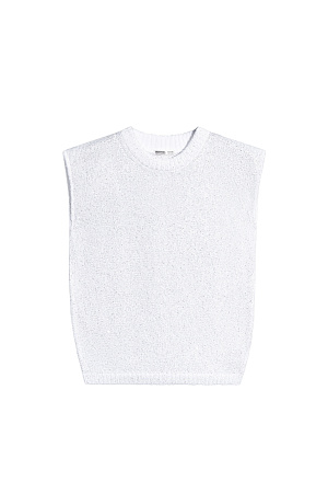 белый Трикотажный топ из хлопка с пайетками. Модель прямого кроя без рукавов, с круглым вырезом горловины. Края изделия выполнены в рубчик.