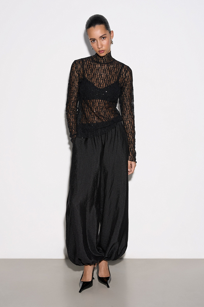 Широкие брюки-джоггеры