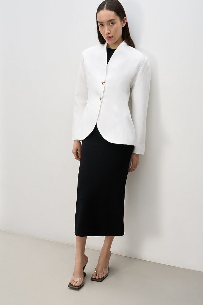 Приталенный жакет изо льна