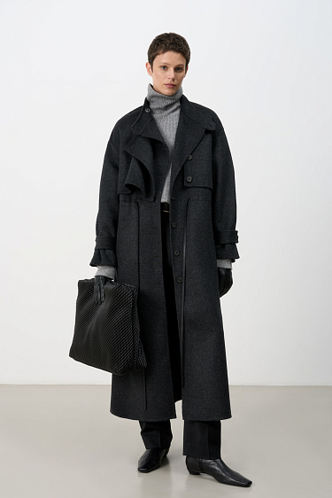 Однобортное пальто с кокеткой