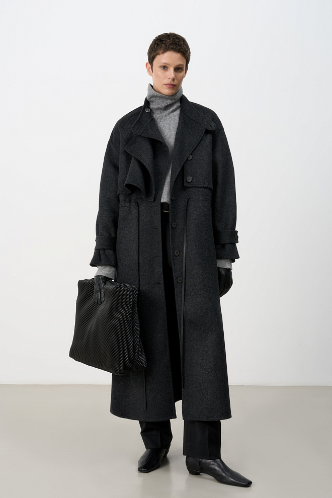 Однобортное пальто с кокеткой