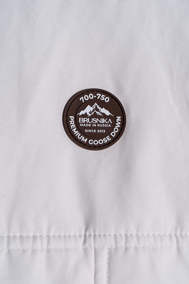 Короткий бомбер с воротником-стойкой