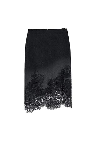 черный Джинсовая юбка длины миди с градиентным принтом. Модель приталенного силуэта с асимметричным низом, декорированным кружевом и пайетками. Застежка на молнию.