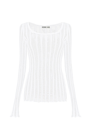 белый Трикотажный джемпер выполнен из полупрозрачного мерсеризованного хлопка, который является прочным, гипоаллергенным и имеет лучшие характеристики по сравнению с обычным хлопком. Он не подвержен деформации, не выцветает, при этом сохраняет мягкость и комфорт при ношении.