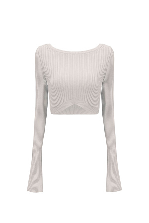 бежевый Укороченный трикотажный топ из вискозы в рубчик. Обтягивающая модель с открытой спиной. Дополнить образ можно юбкой в таком же стиле.