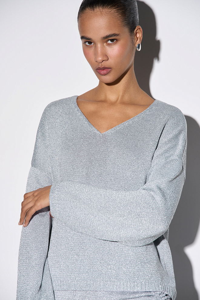 Джемпер из вискозы с люрексом и V-образным вырезом