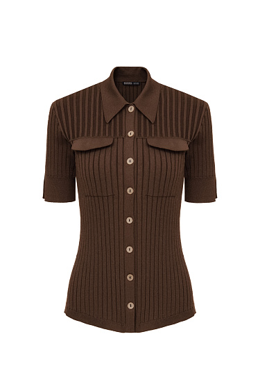 Футболка с отложным воротником