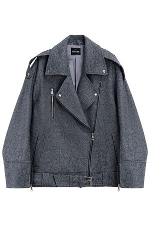 серый Жакет-косуха из шерсти. Модель свободного силуэта со спущенной линией плеч и косой застежкой. Изделие декорировано эполетами на плечах, широким поясом с пряжкой на талии, боковыми и нагрудным карманом. Изделие на подкладке.