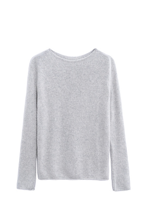 серый Трикотажный лонгслив из пуха лисы. Модель по фигуре со спущенной линией плеч и вырезом горловины лодочка.&nbsp;&nbsp;