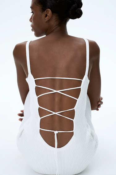 Сарафан со шнуровкой на спине