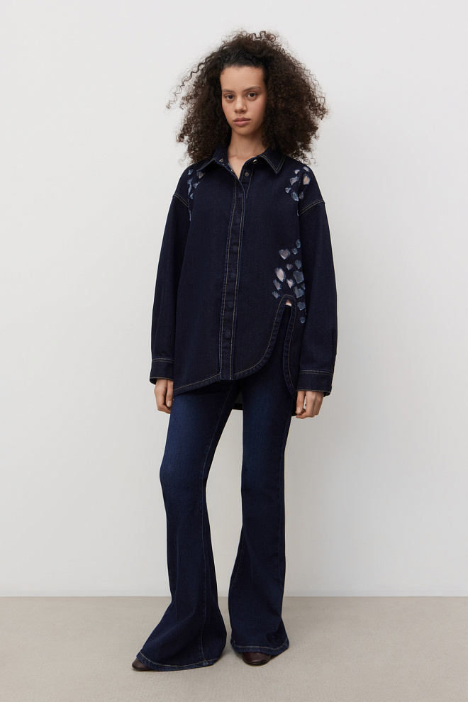Джинсовая рубашка с сердечками