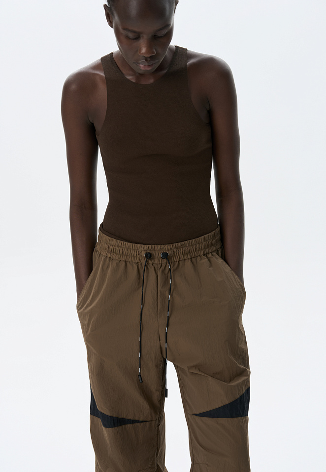 Трикотажное боди без рукавов