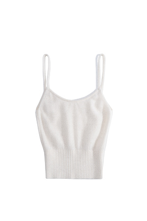 серый Трикотажный топ из пуха лисы. Модель на тонких бретельках и широкой эластичной резинкой.