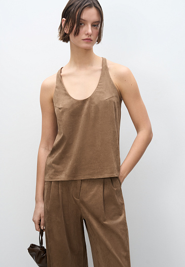 Топ с отделкой под замшу