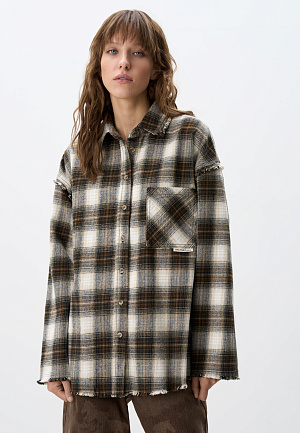 коричневый Рубашка в клетку из 100% хлопка. Модель прямого кроя с отложным воротником и нагрудным карманом с логотипом бренда. Изделие декорировано имитацией необработанного края. 