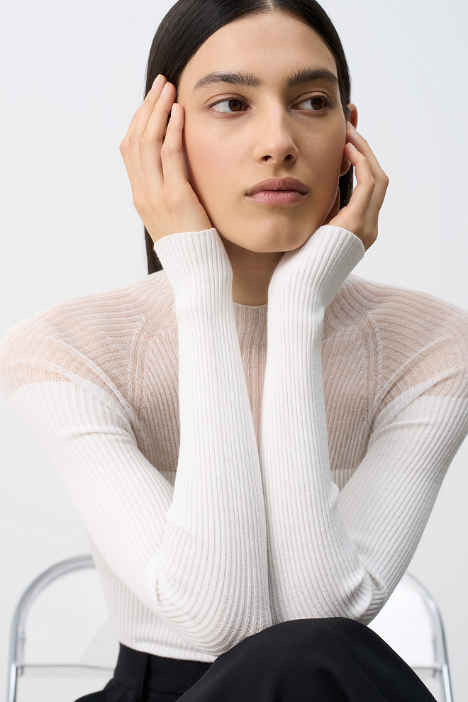 Цельновязаная водолазка из вискозы